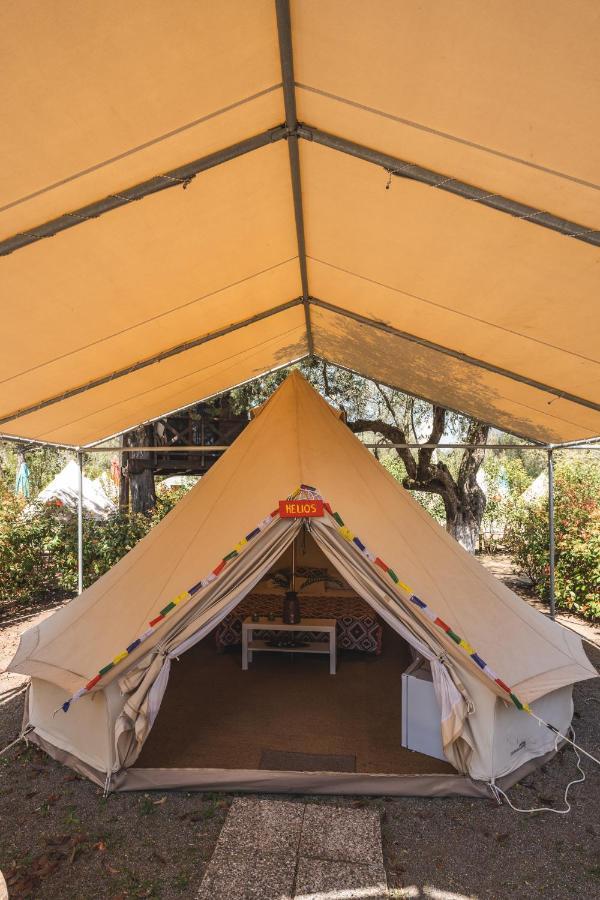 Nisi Glamping Hotel Rahón-part Szoba fotó