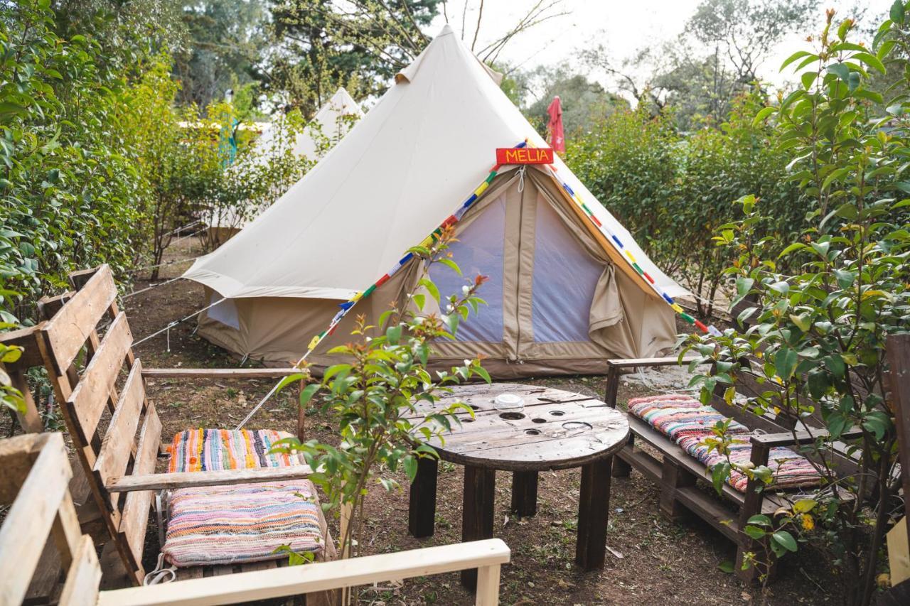 Nisi Glamping Hotel Rahón-part Szoba fotó