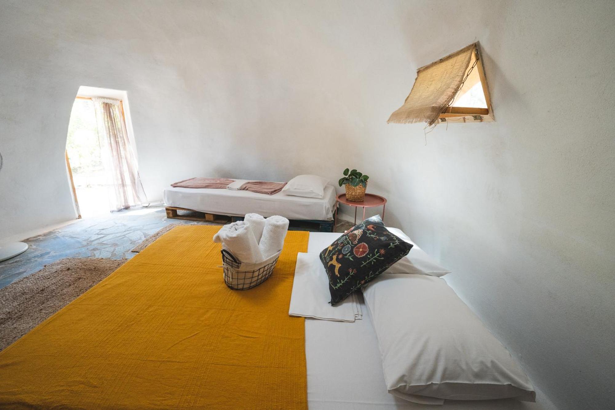 Nisi Glamping Hotel Rahón-part Szoba fotó