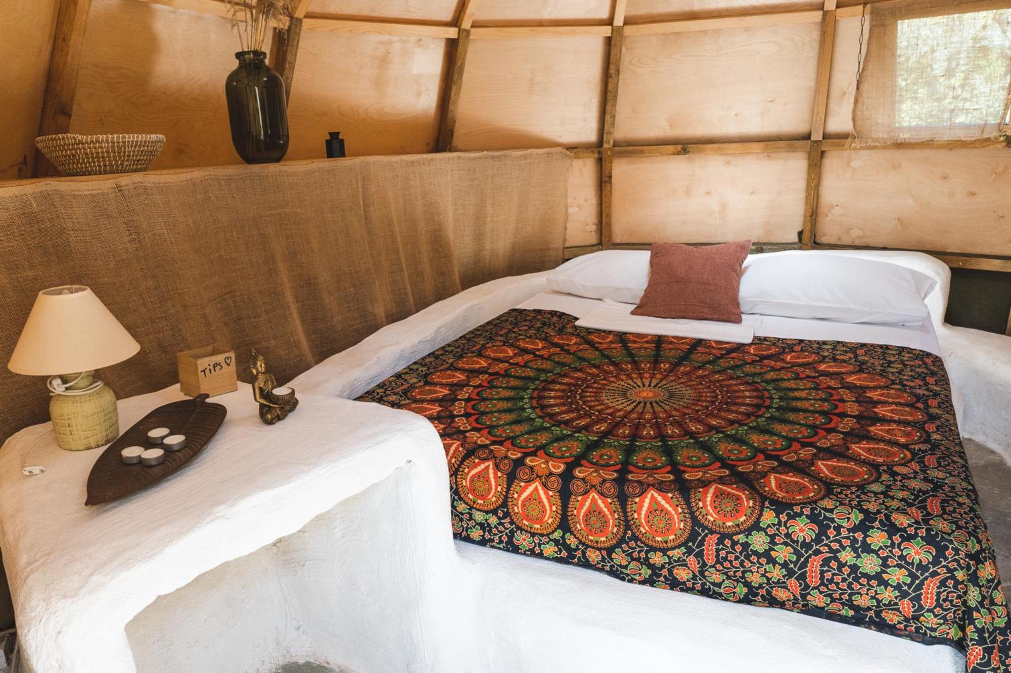 Nisi Glamping Hotel Rahón-part Szoba fotó