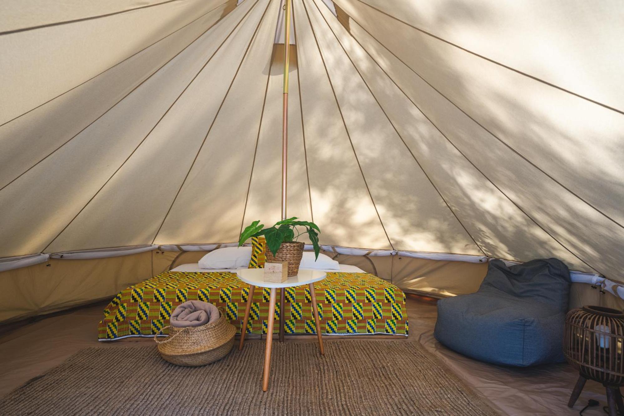 Nisi Glamping Hotel Rahón-part Szoba fotó