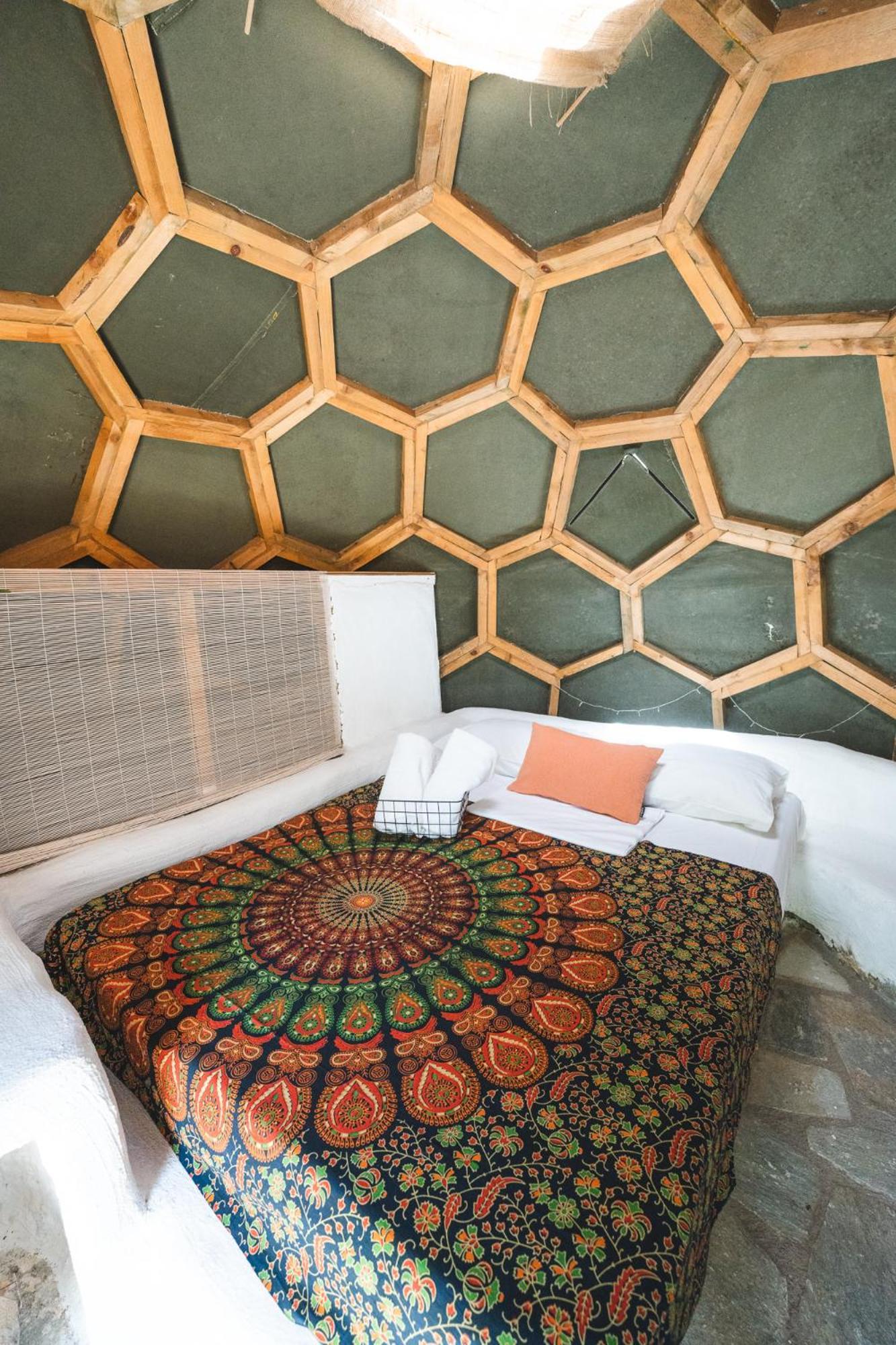 Nisi Glamping Hotel Rahón-part Szoba fotó