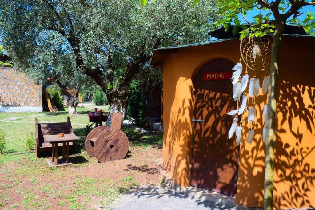 Nisi Glamping Hotel Rahón-part Kültér fotó